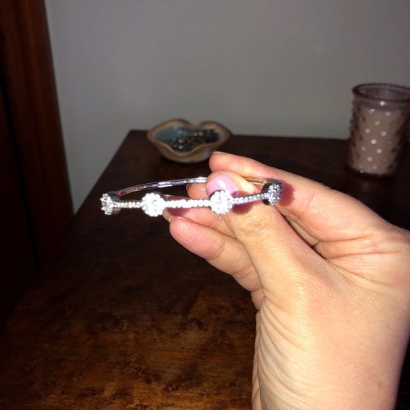 New sterling silver Cubic Zirconia bracelet. - Picture 3 of 6